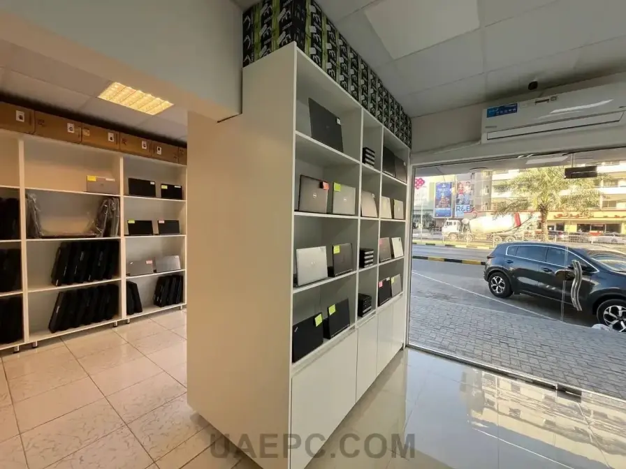uaepc-store-interior-computer-hardware-dubai - store-gallery