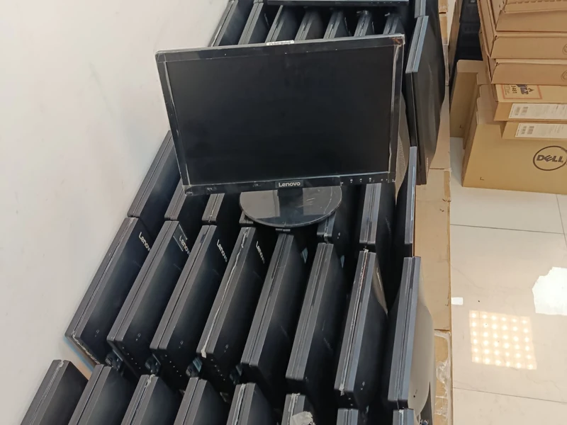 Monitors stock & refurbished wholesale — UAEPC Sharjah Dubai