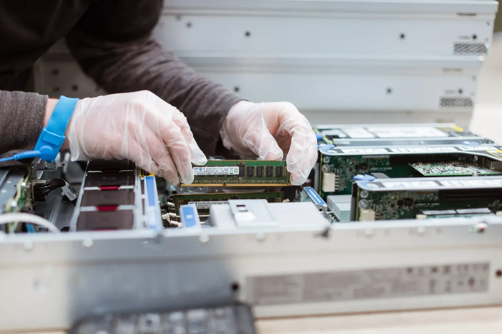 Server Parts stock & refurbished wholesale — UAEPC Sharjah Dubai