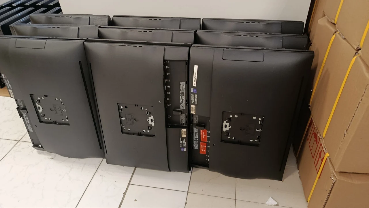 78-Unit All-in-One Bundle Del Optiplex 7440 i5 6TH/8GB/256GB/Touch — used wholesale, grade A, Sharjah UAE