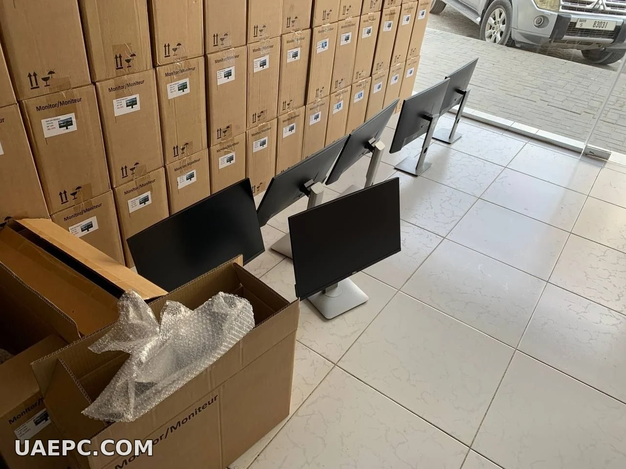 100-Unit Monitor Bundle Monitor Dell 22" 24" Mix Brand — used wholesale, grade A, Sharjah UAE