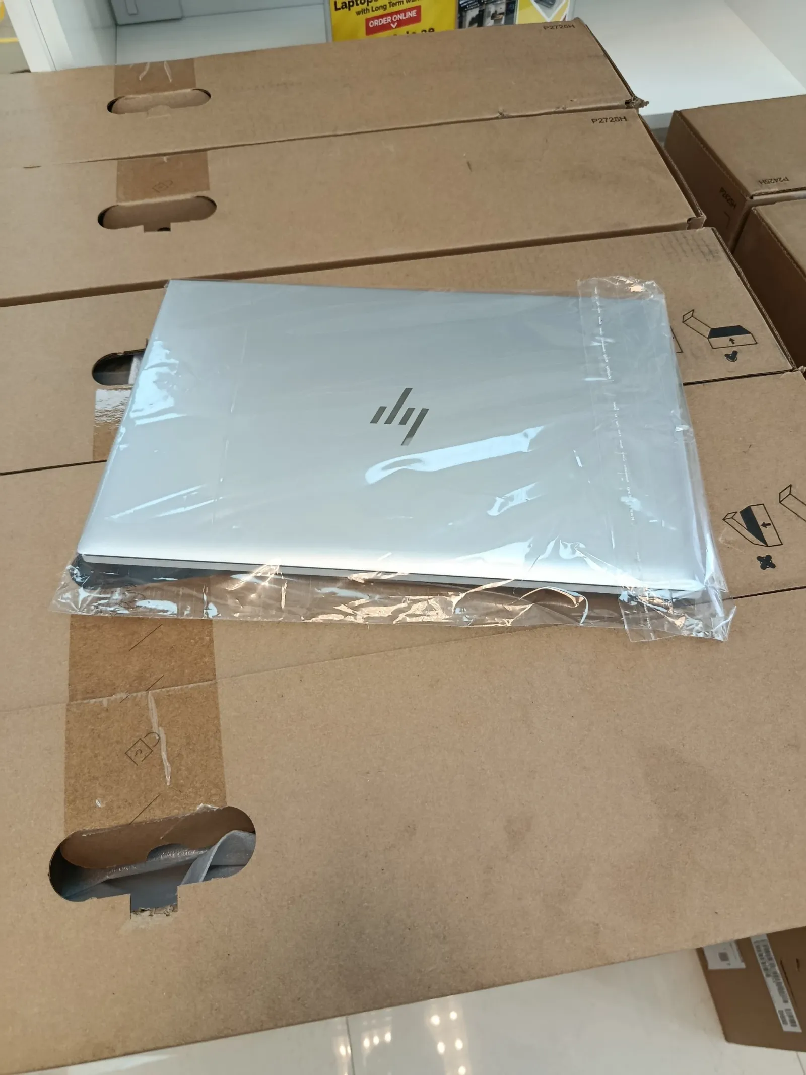 Dell Latitude & HP EliteBook stock laptops — لپ‌تاپ‌های استوک اداری آماده برای خرید عمده از UAEPC امارات