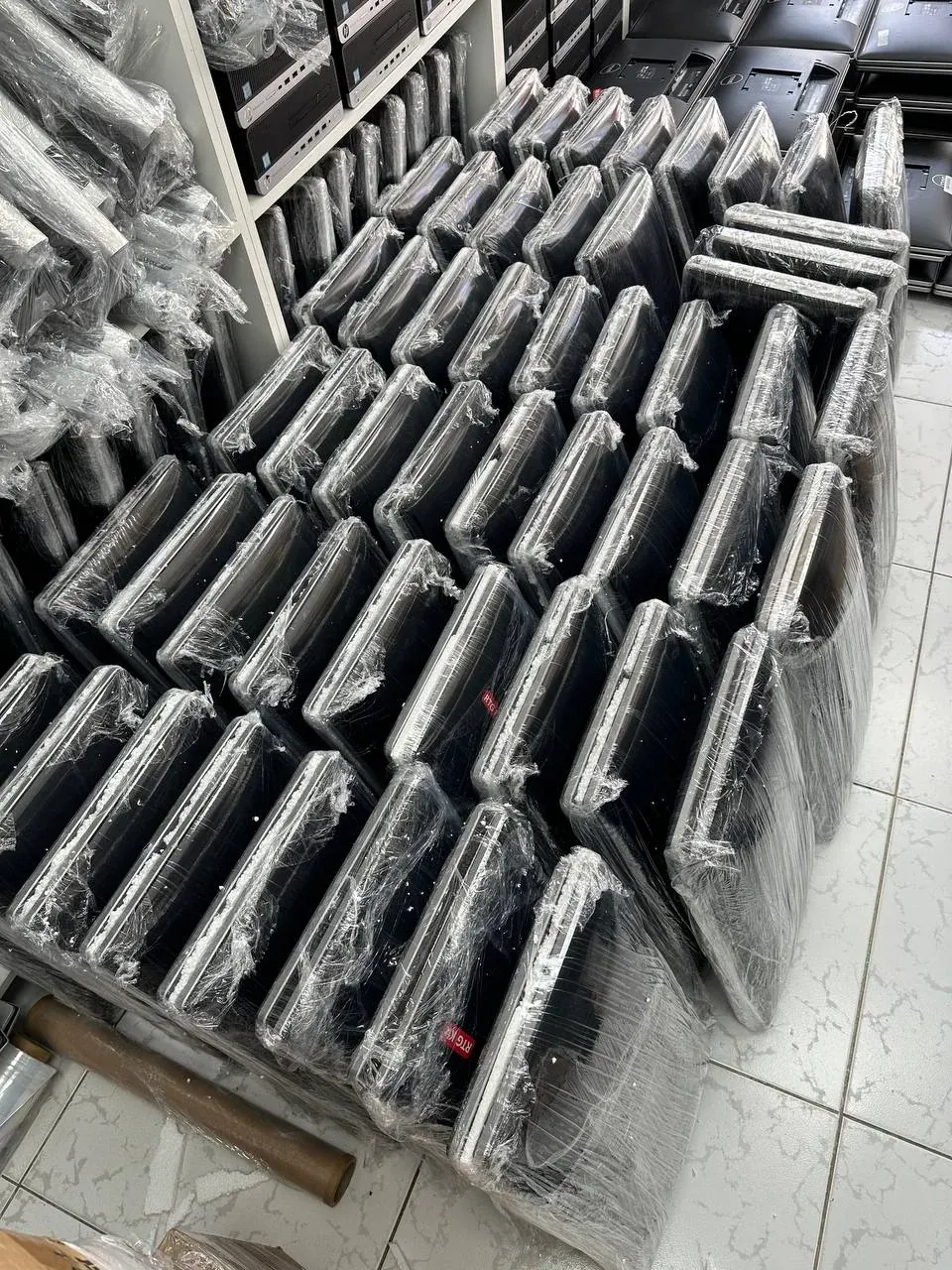 Wholesale Business Monitors — Dell UltraSharp, HP EliteDisplay, Lenovo ThinkVision, Samsung, LG — Grade ⁦A++⁩ Refurbished 24" 27" FHD QHD 4K — B2B Sharjah Dubai UAE | UAEPC #7