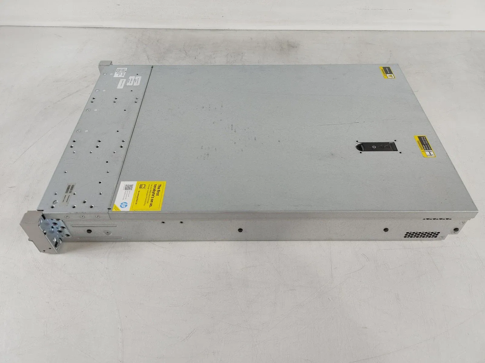 Wholesale Rack Tower Blade Servers — HPE ProLiant DL ML, Dell PowerEdge R T, Lenovo ThinkSystem SR ST, Cisco UCS, Supermicro — Xeon AMD EPYC Enterprise Refurbished Sharjah Dubai UAE | UAEPC #8